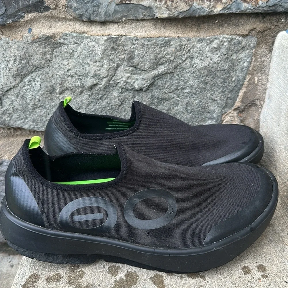OOFOS Men's OOMG Sport Eezee Low in Black Shoe Size 9.5